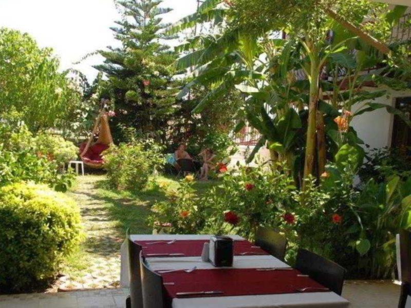 Side Elis Hotel Exterior photo